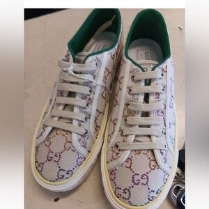 Gucci White Canvas Low-Top Sneakers with Green Trim